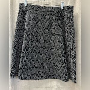 GNW/GNW Women's XL/ Black & White/aline skirt with fake front opening/